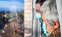 COVID-19 по света: Великобритания намали карантината за българите