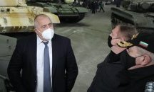 Защо даваме милиони за танкове и кораби по време на пандемия