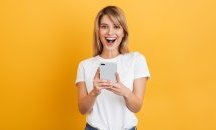 Рекорден брой съобщения в WhatsApp преди Нова година