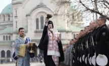 По традиция: Осветиха бойните знамена на Богоявление