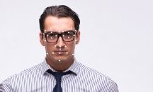 В магазините в Русия вече ще плащат не с карта, а с лицето си