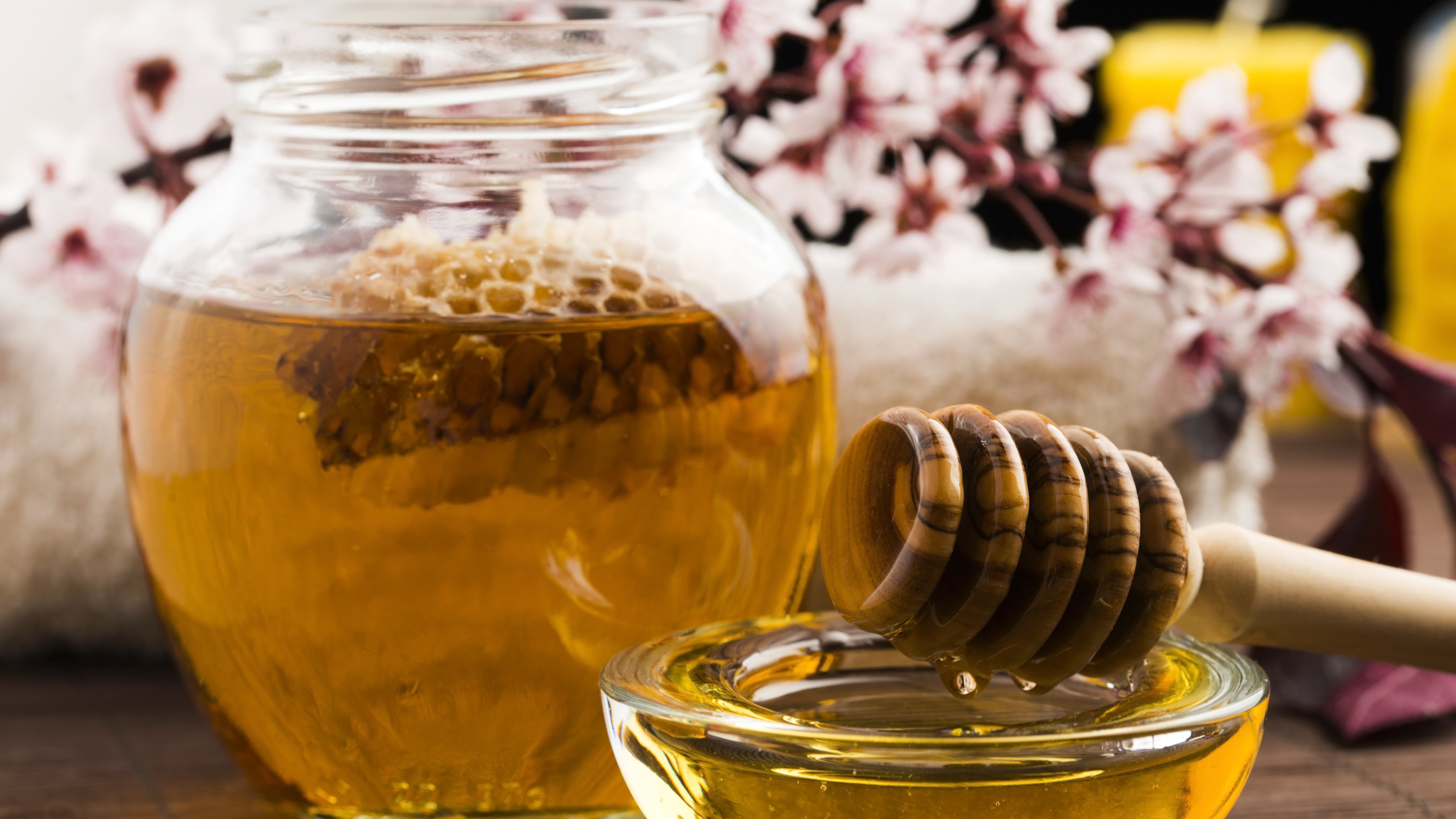 Лечение медом как называется. Мед. Мёд и продукты пчеловодства. Медовые лекарства. Мед фото.
