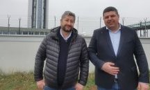 „Демократична България“: Стоят ли Домусчиеви зад концесионера на летище София?