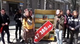 От „Спаси София“ протестират с фамозен шкаф на „Славейков“