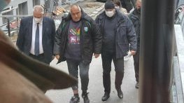 Историята на най-късания менискус в политиката