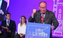 Почина председателят на АЛДЕ Ханс ван Баален