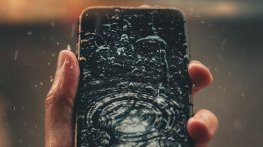Не „лекувайте” мокър смартфон с ориз