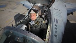 Съпругата на загиналия пилот: Не спирайте да летите, макар и на счупени самолети