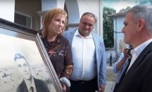 Увековечиха и Стефан Янев с портрет