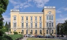 „Хора и улици“: Министрите с вид на провинциални учители, но пък офицерите са изискани...