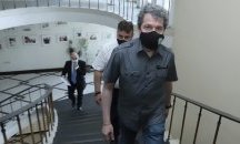 Ти може да излезеш от шоуто, но шоуто не излиза от теб