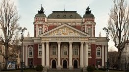 СБЛЪСЪК: Има ли основание Народният театър да свали „Хъшове“ от сцена?