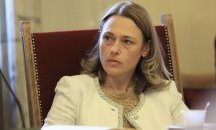 Ива Митева протегна ръка на Петков и Василев