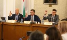Все пак поканиха Ахмед Доган в комисията „Росенец“