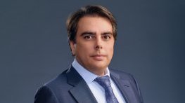 „Инвестиции, не пари в чували“: 710 лв. минимална заплата от 1 април