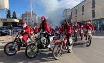 Дядо Коледа на мотор в Казанлък, като водолаз в Бургас