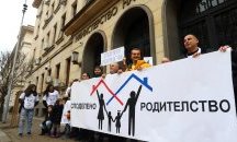 Обмислят се законови промени за равни права на родителите след развод