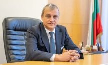 Не парите за зарята, а заплатата: благоевградският кмет с дарение