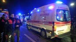 Автобус падна в 30-метрова пропаст в Истанбул, има загинали