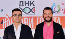 Иван и Андрей избират 20 късметлийски бебета