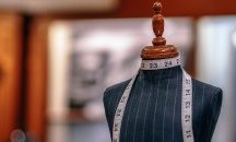 Продават на търг уникални лични вещи на Живанши