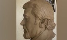 Вежди Рашидов вае паметник на Стефан Данаилов