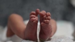 Акушерка е обвинена за смъртта на новородено бебе