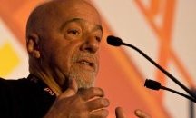 Паулу Коелю и войната в Украйна – защо писателят стана обект на критики?