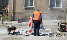 „Сравнително бързо решение“: Властта кърпи дупките по пътищата аварийно