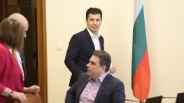 Изненадващо: Правителството прие плана за въвеждане на еврото