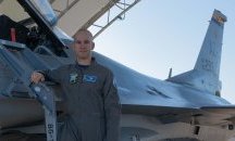 България има първи пилот на F-16