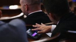 На първо четене: Депутатите приеха удължаването на бюджета
