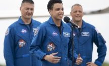 Астронавтка получи космически букет за рождения си ден