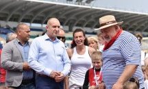 Президентът Румен Радев „посече“ кулинарния водещ Ути Бъчваров