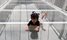 „Белият дракон“: Откриха най-дългия стъклен мост в света