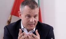 Кошлуков връща награда и дарява парите от нея на журналисти