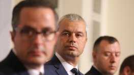 „Възраждане“ поиска затвор за управляващите заради търсенето на техни депутати