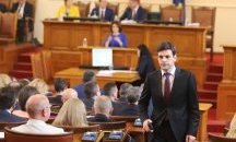 ГЕРБ, ДПС, ИТН и „Възраждане“ свалиха председателя на парламента