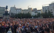 Голям протест в подкрепа на Никола Минчев пред парламента