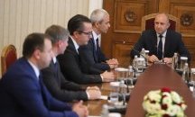 Радев поряза „Възраждане“ за референдум за еврото