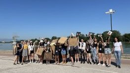 Напук на напрежението: Деца от България и РМС рисуват заедно в Пловдив