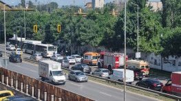 Два автобуса на градския транспорт се удариха в София