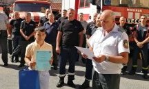 Второкласник получи грамота за смелост от пожарната в Сливен