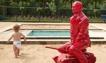 „Путин яхнал танк“: Статуя на руския президент се появи на детска площадка в САЩ