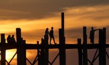 В Китай изгоря най-дългият дървен мост, построен преди повече от 900 години