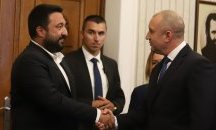 Строителят на интерконектора си даде срок до края на август
