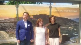 Забележителности на различни страни украсиха спирки в София