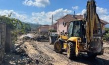 Издават лични карти на място в наводнените села