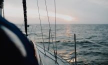 Гръцката брегова охрана стреля по турски кораб