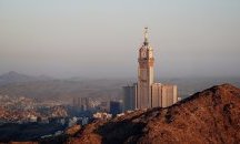 Арестуваха мъж, почел паметта на кралицата в Мека